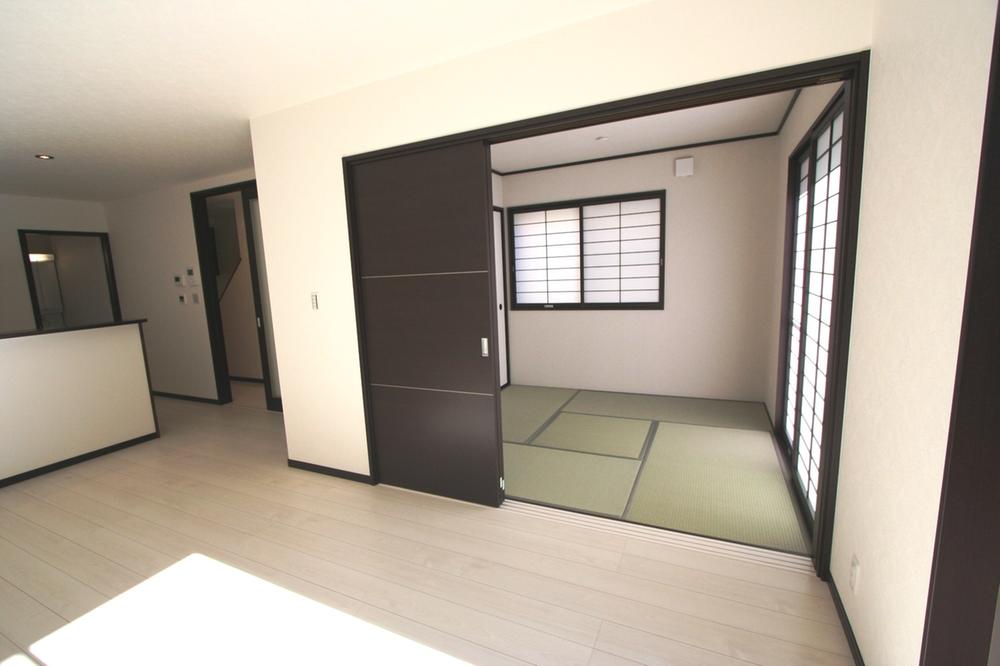 Non-living room. Local (11 May 2013) Shooting