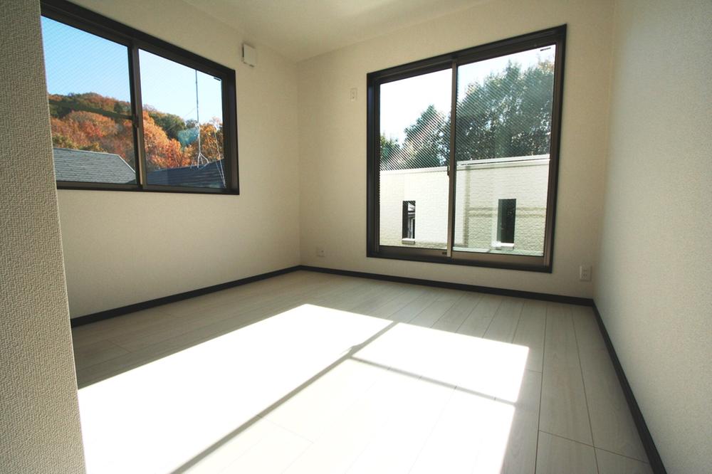 Non-living room. Local (11 May 2013) Shooting