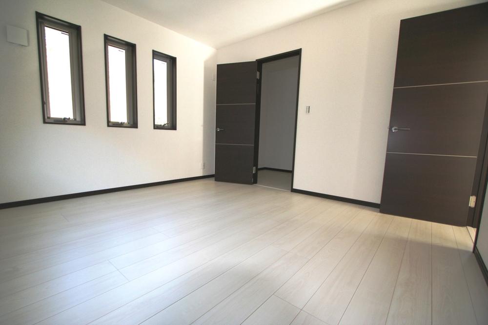 Non-living room. Local (11 May 2013) Shooting