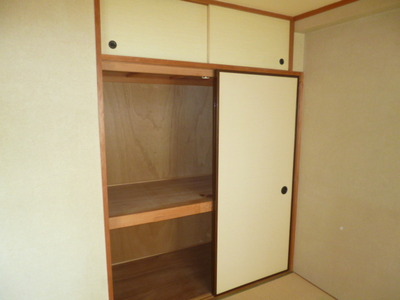 Receipt.  ☆ Plenty of storage ☆ 