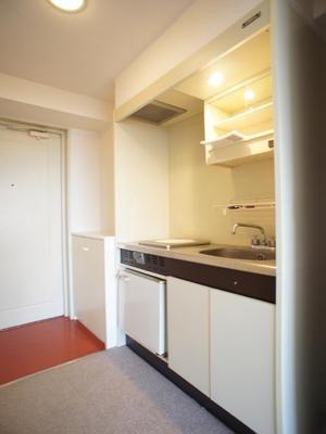 Kitchen. Cleaning is also simple IH cooking heater s peace of mind without the use of fire