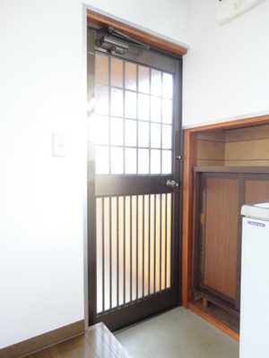 Receipt. Refreshing at any time is the entrance because there is a shoebox.