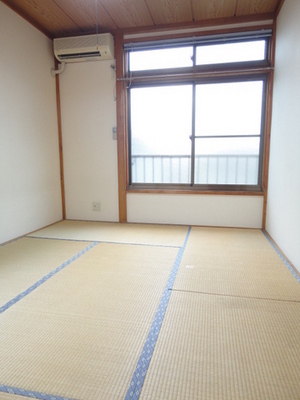Living and room. As it is purring even nap because there is a Japanese-style room. It is a healing space.
