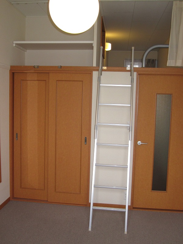 Other room space. Loft & cloakroom