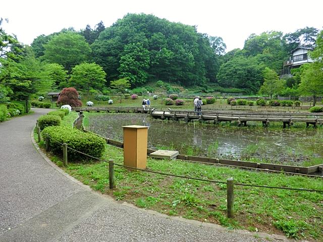 park. 503m to Yakushi pond park