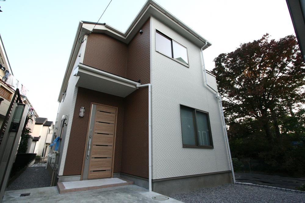 Local appearance photo. Local (11 May 2013) Shooting