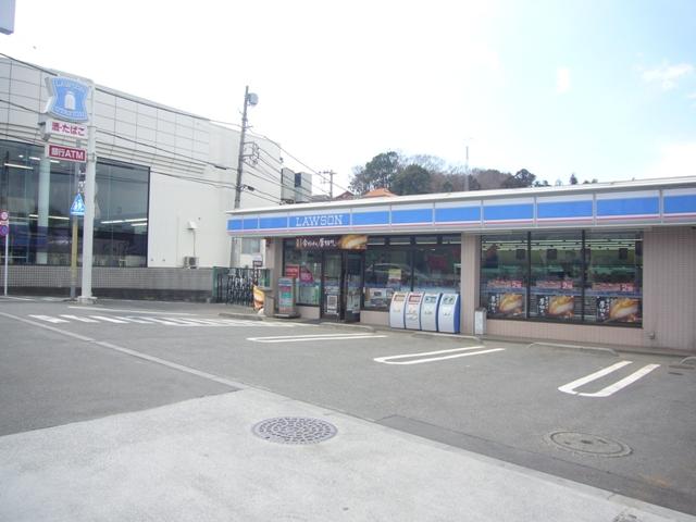 Convenience store. 500m to Lawson