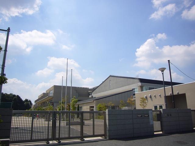 Primary school. Municipal Zushi until elementary school 750m