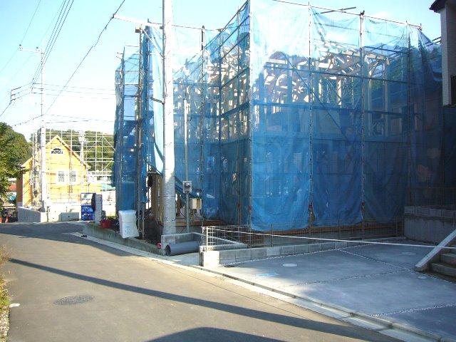 Local photos, including front road. Adjacent road