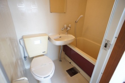 Bath. Easy also clean in the bus toilet same room ☆ It is with a wash basin!