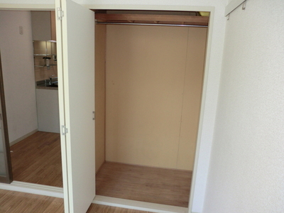 Other room space. Storage of spread