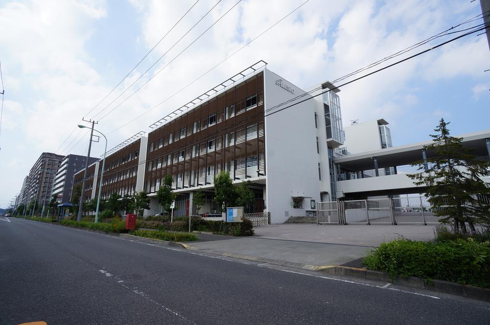 high school ・ College. 1200m until the Salesian Industrial Technical College