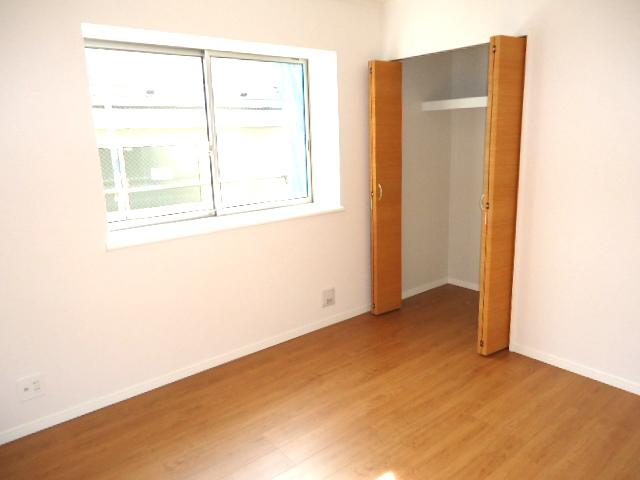 Non-living room. A Building Western style room