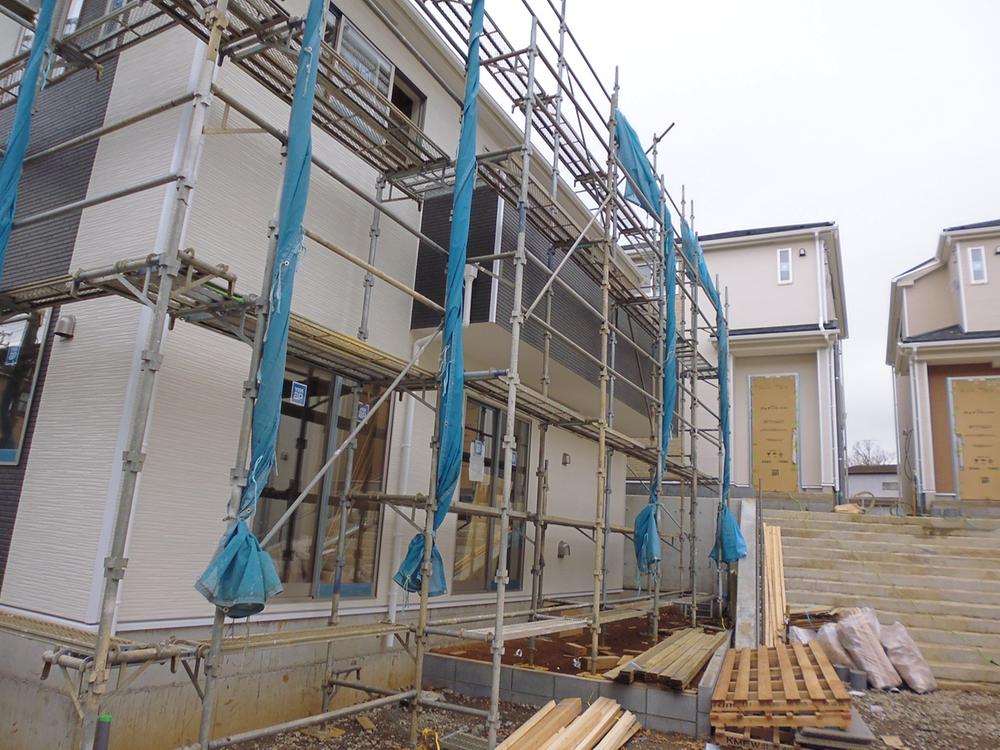 Local appearance photo. 5 Building