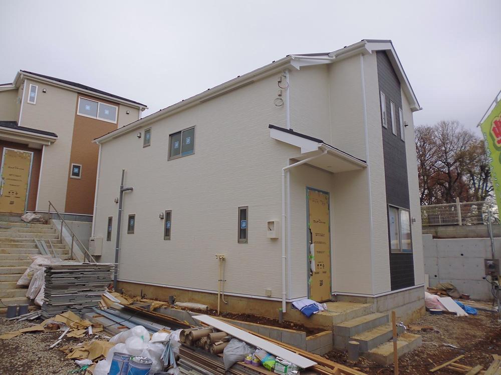 Local appearance photo. 1 Building, Building 3