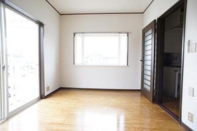 Living and room. Facing south! Because the two-sided lighting is at any time bright space