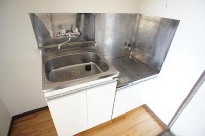 Kitchen. Gas stove installation Allowed ☆ 