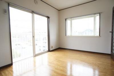 Living and room. Because the two-sided lighting is at any time bright space