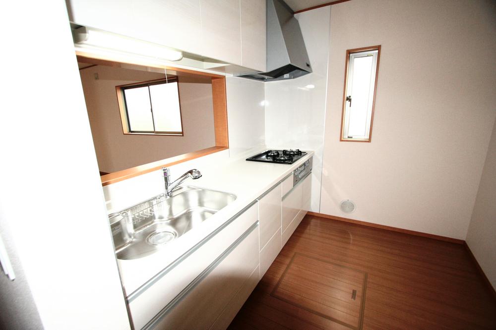 Kitchen. Local (11 May 2013) Shooting