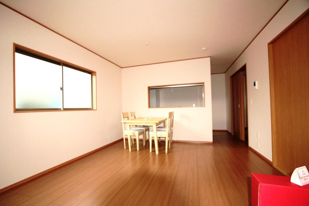 Living. Local (11 May 2013) Shooting