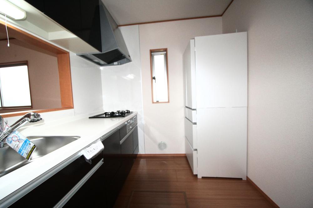 Kitchen. Local (11 May 2013) Shooting