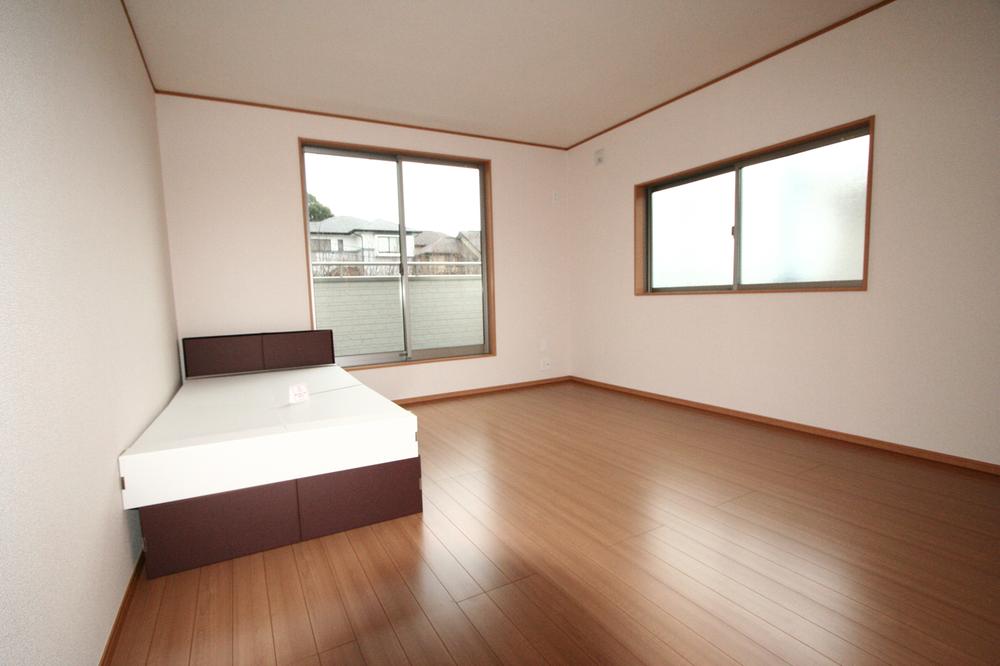 Non-living room. Local (11 May 2013) Shooting