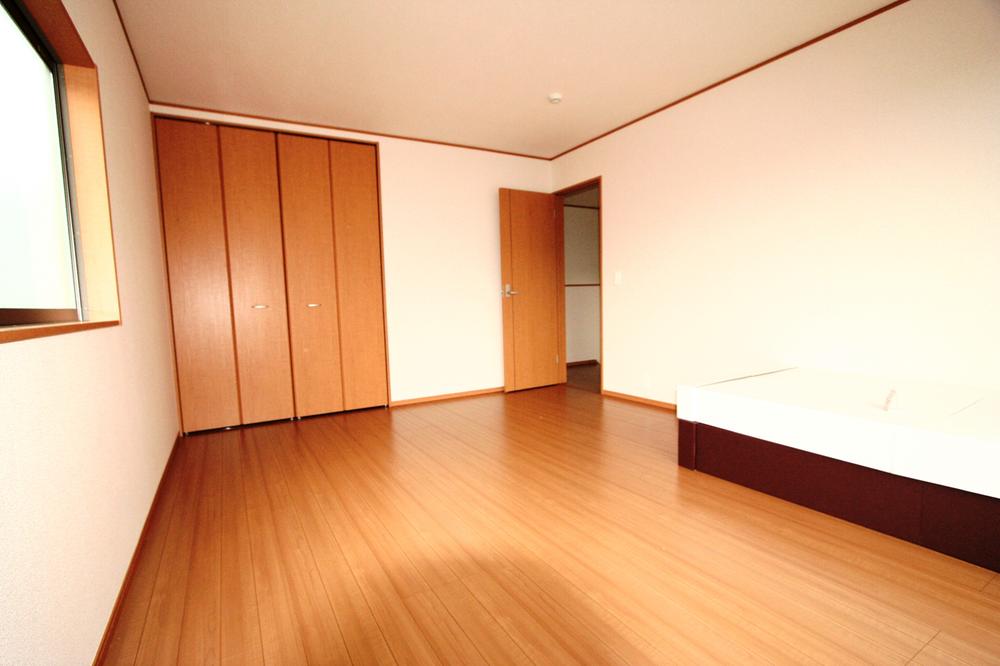 Non-living room. Local (11 May 2013) Shooting