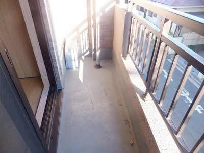 Balcony. Pat is also hit yang