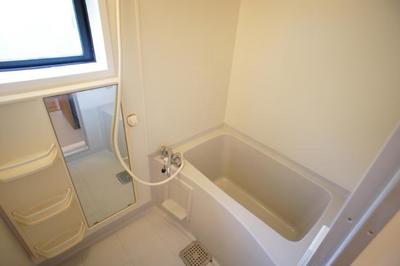 Bath. bus ・ It is also stuck in the spacious bath because the toilet of another