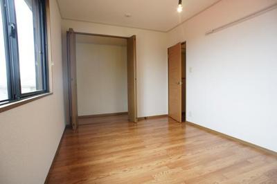 Living and room. Easy-to-use floor plans in all Western-style room