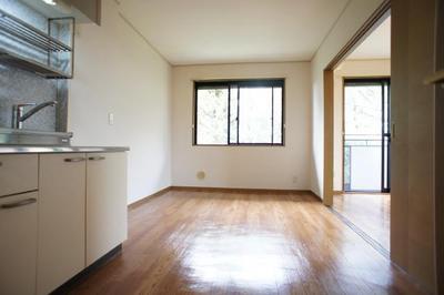 Living and room. Easy-to-use floor plans in all Western-style room