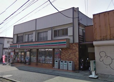 Convenience store. Seven-Eleven (convenience store) to 400m