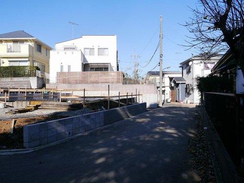 Local appearance photo. Local (12 May 2013) Shooting