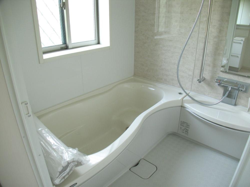 Same specifications photo (bathroom)