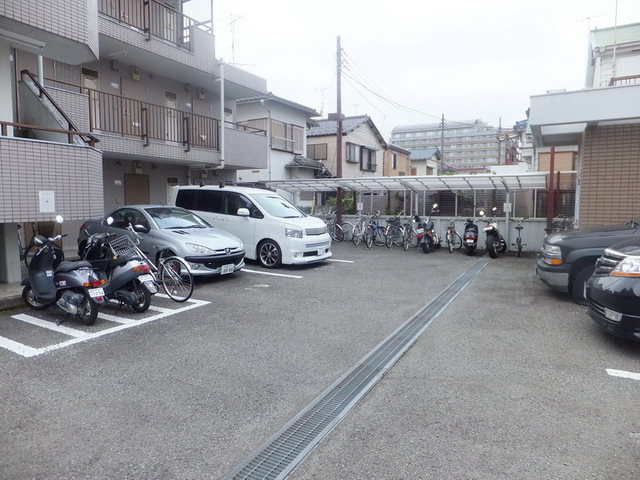 Other common areas. car ・ bike ・ Put the bicycle