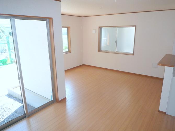 Living. Muted colors of flooring. Indoor (11 May 2013) Shooting