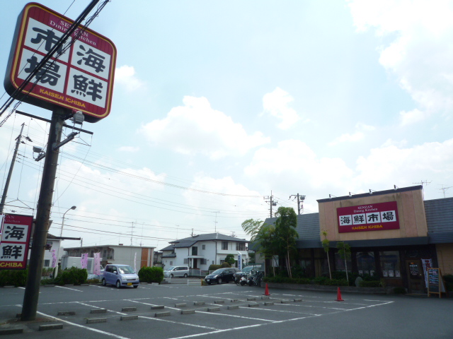 Other. 160m until the seafood market (Other)