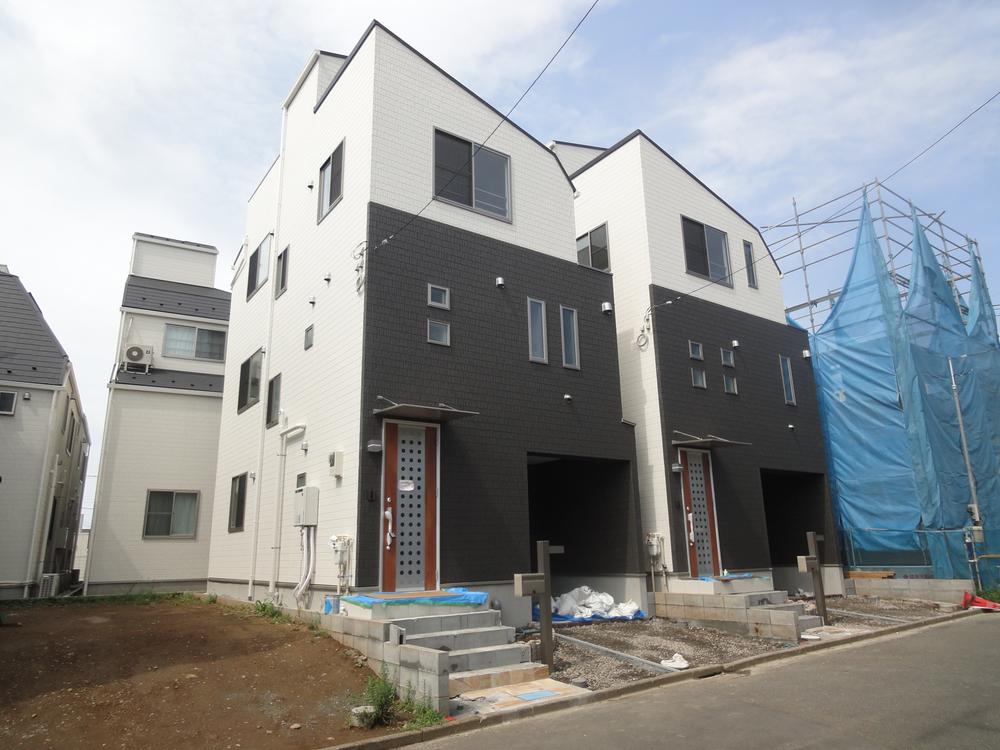 Local appearance photo. Building 3