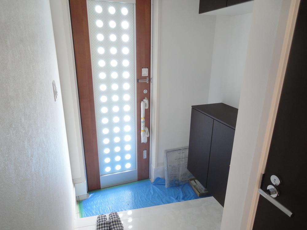 Entrance. 15 Building