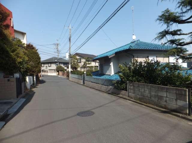 Local photos, including front road. Local (July 2013) Shooting