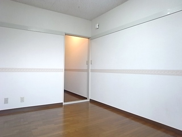 Living and room. Western-style 6 Pledge accent Cross specification