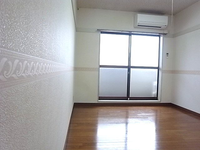 Other room space. Western-style 6 Pledge accent Cross specification