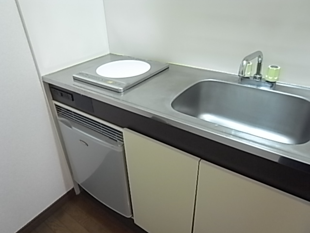 Kitchen. IH cooking heater ・ Mini-kitchen with refrigerator