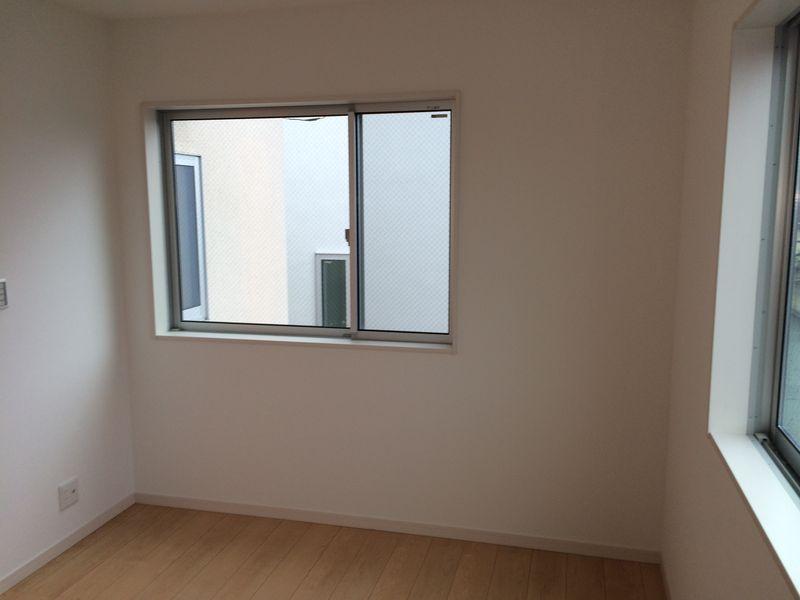 Non-living room. Western-style 5.25 Pledge