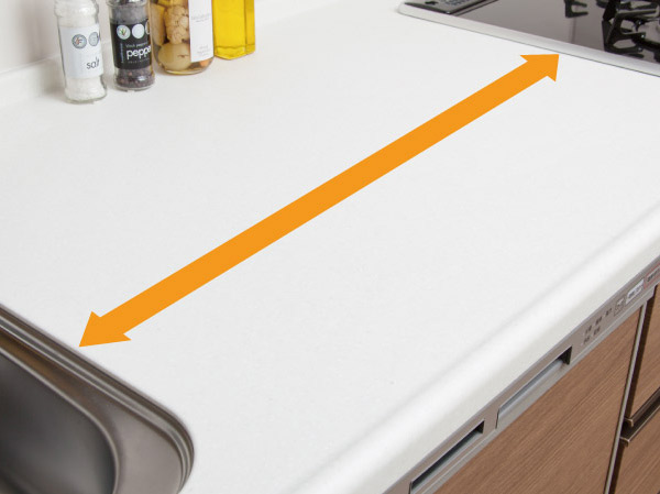 Kitchen.  [Wide cooking space] The kitchen ceiling plate, Beautifully adopt a superior artificial marble top plate in durability. Also, Spread between the sink and stove to ensure a wide cooking space, It was in functional layout.