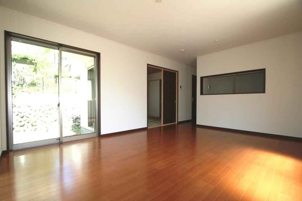 Same specifications photos (living). Same specifications