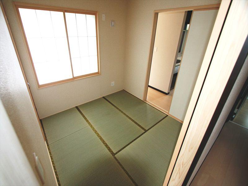 Same specifications photos (Other introspection). Same specifications