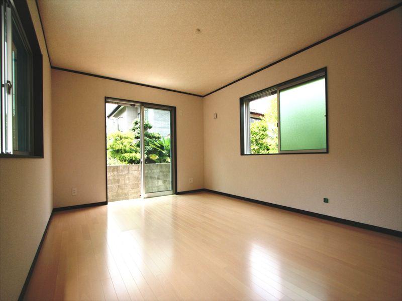 Same specifications photos (living). Same specifications