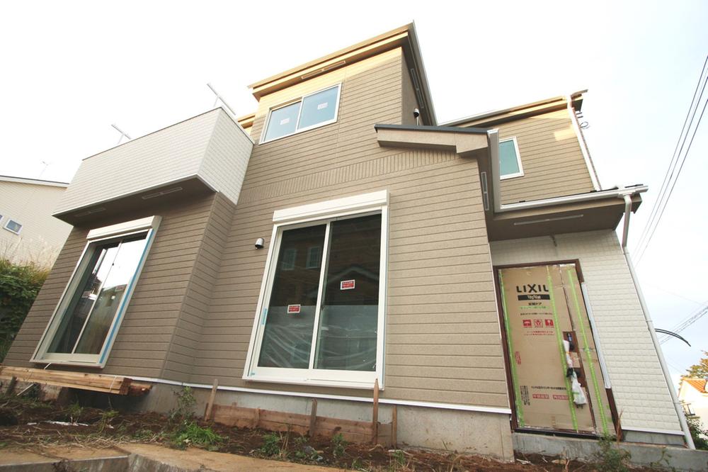 Sale already cityscape photo. Local (11 May 2013) Shooting