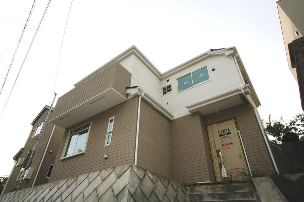 Local appearance photo. Local (11 May 2013) Shooting